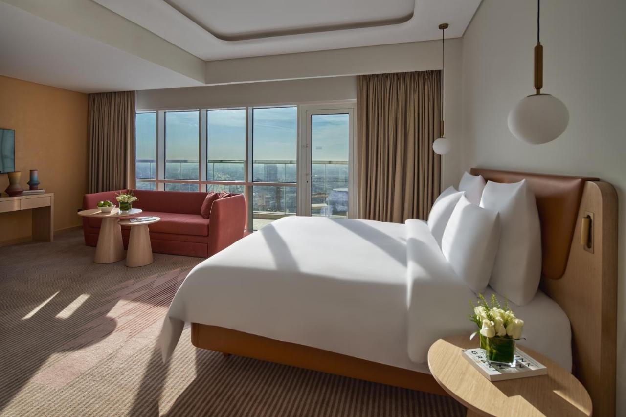 Novotel Jumeirah Village Triangle Dubai Ngoại thất bức ảnh
