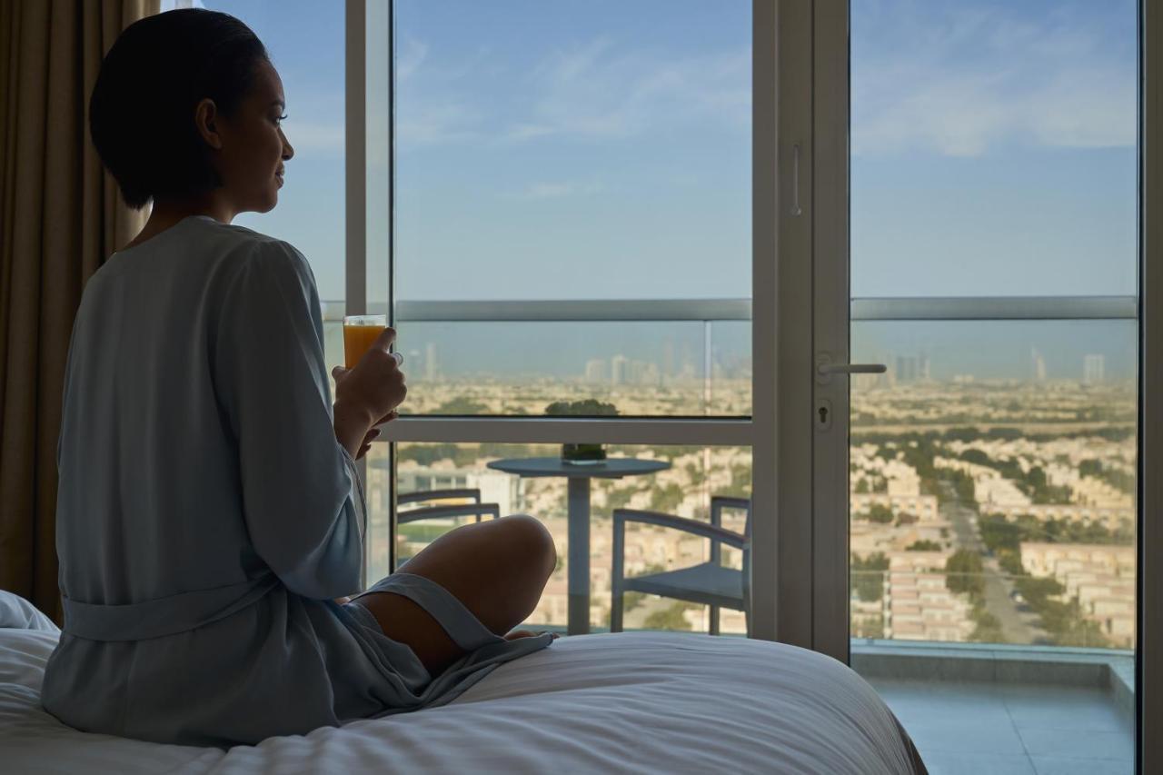 Novotel Jumeirah Village Triangle Dubai Ngoại thất bức ảnh