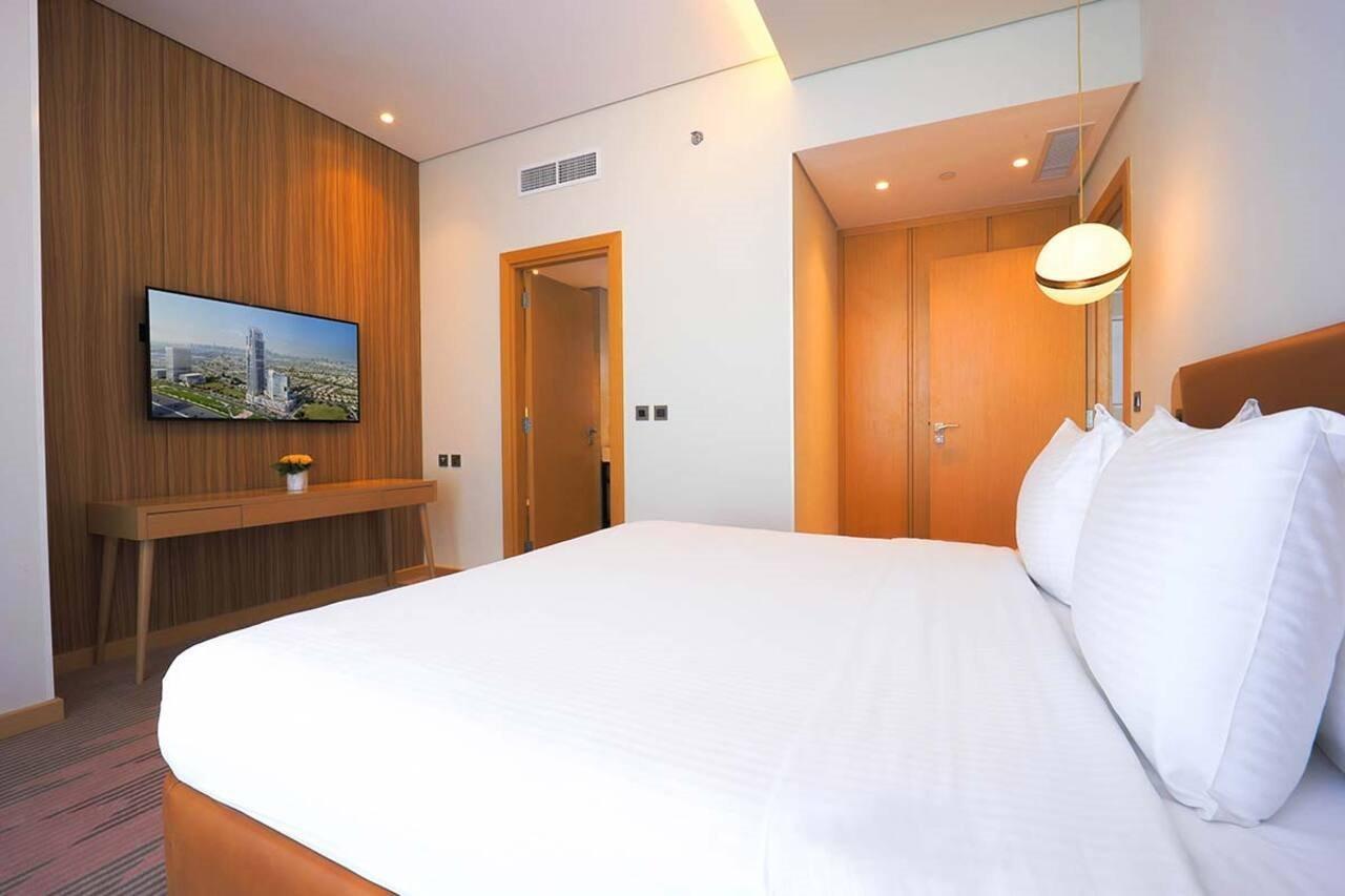 Novotel Jumeirah Village Triangle Dubai Ngoại thất bức ảnh