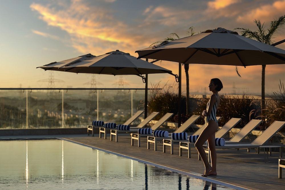 Novotel Jumeirah Village Triangle Dubai Ngoại thất bức ảnh