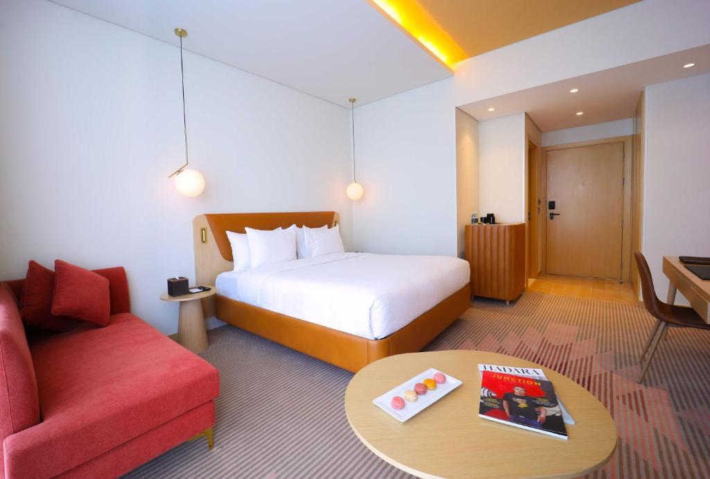 Novotel Jumeirah Village Triangle Dubai Ngoại thất bức ảnh